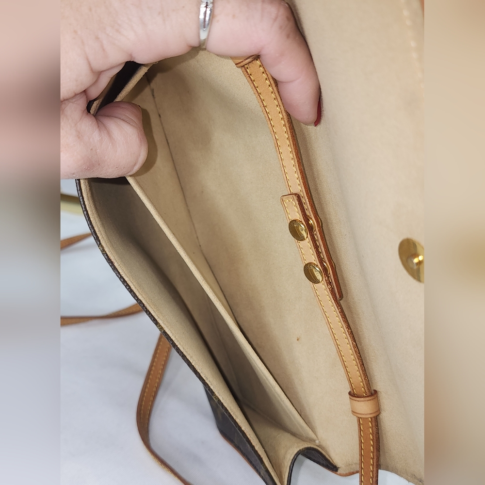 Authentic Louis Vuitton Twin Pouchette GM with Dust Bag & Paperwork - Picture 15 of 17